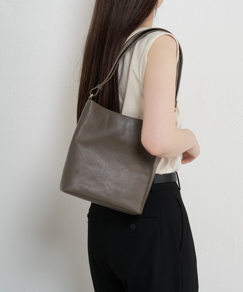 russet(ラシット)の「【本革/490g】スクエアワンショルダー russet(ラシット)の「【本革/490g】スクエアワンショルダー