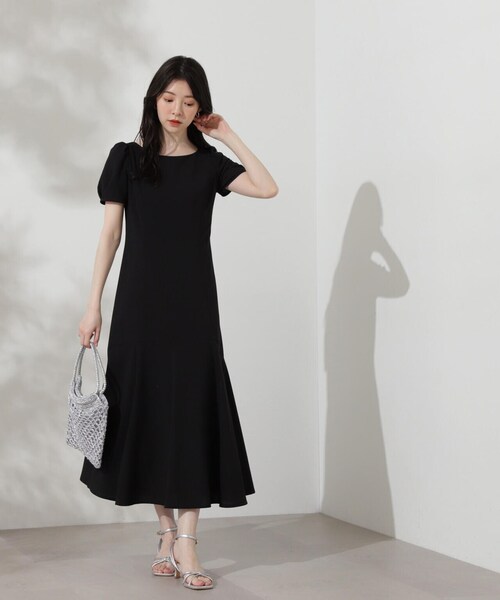 PROPORTION BODY DRESSING(プロポーションボディドレッシング)の「パフスリーブマーメイドワンピース / 1214240607(ワンピース・レディース・ブルー/ブラック・SMALL/MEDIUM)」の17枚目の写真