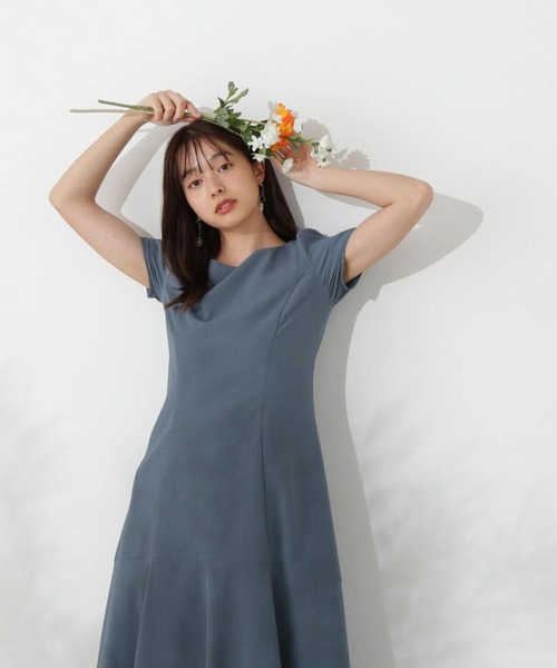 PROPORTION BODY DRESSING(プロポーションボディドレッシング)の「パフスリーブマーメイドワンピース / 1214240607(ワンピース・レディース・ブルー/ブラック・SMALL/MEDIUM)」の8枚目の写真