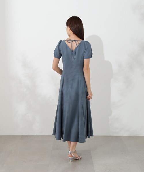 PROPORTION BODY DRESSING(プロポーションボディドレッシング)の「パフスリーブマーメイドワンピース / 1214240607(ワンピース・レディース・ブルー/ブラック・SMALL/MEDIUM)」の5枚目の写真