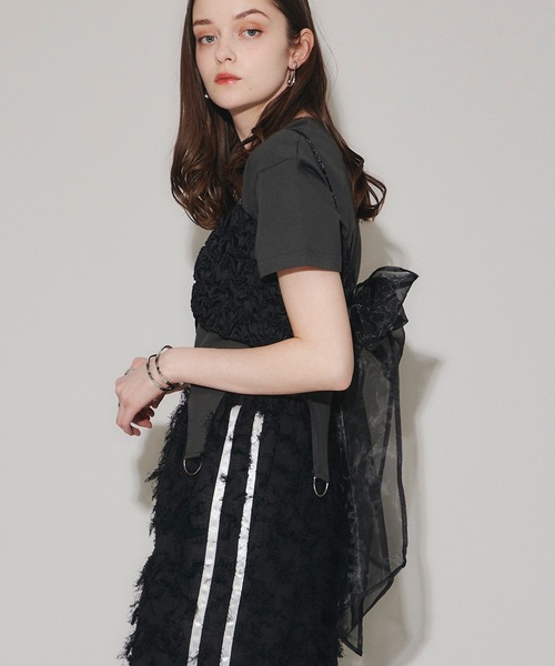 VIOLETTA（ヴィオレッタ）の「シャーリングバックリボンビスチェ（ベスト・レディース・ブラック/グレー・FREE）」の7枚目の写真