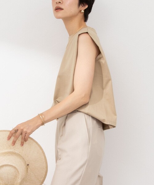 NOLLEY’S（ノーリーズ）の「BASICタックノースリーブTシャツ（Tシャツ/カットソー・レディース・ベージュ/グリーン/オフホワイト/ブラック系その他/ベビーピンク/ブラック・36/38）」の8枚目の写真