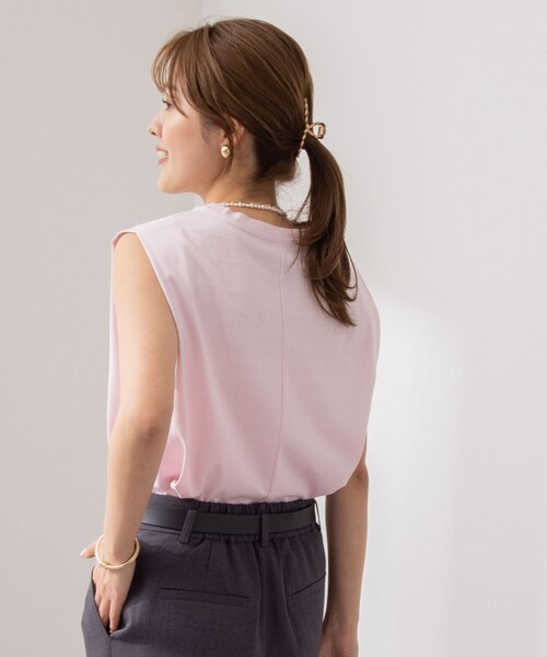 NOLLEY’S（ノーリーズ）の「BASICタックノースリーブTシャツ（Tシャツ/カットソー・レディース・ベージュ/グリーン/オフホワイト/ブラック系その他/ベビーピンク/ブラック・36/38）」の19枚目の写真