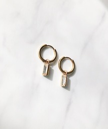 TIMELESS&THREE（タイムレスアンドスリー）の「2WAYスクエアビジューフープピアス（ピアス（両耳用））」