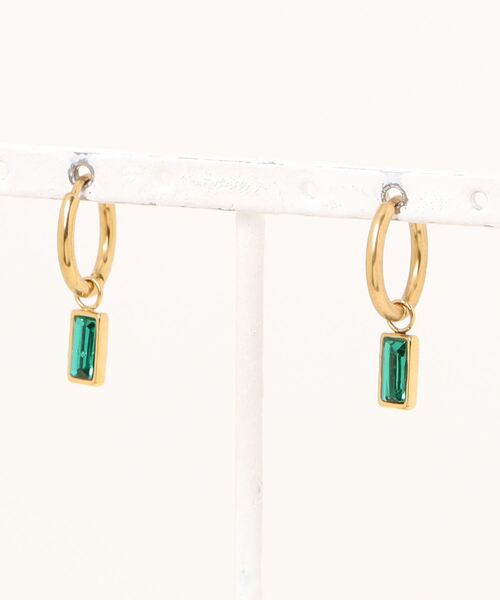 TIMELESS&THREE（タイムレスアンドスリー）の「2WAYスクエアビジューフープピアス（ピアス（両耳用）・レディース・ブラック/クリア/グリーン/レッド/ダークブルー・FREE）」の16枚目の写真