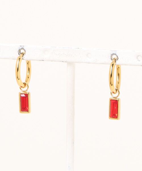 TIMELESS&THREE（タイムレスアンドスリー）の「2WAYスクエアビジューフープピアス（ピアス（両耳用）・レディース・ブラック/クリア/グリーン/レッド/ダークブルー・FREE）」の20枚目の写真