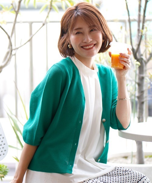 Ehre style(エーレスタイル)の「アラフォーの夏!カーデ必須の理由は?ビタミンカラーカーデ(カーディガン/ボレロ・レディース・ベージュ/オレンジ/ホワイト/グリーン/ブルー・FREE)」の22枚目の写真