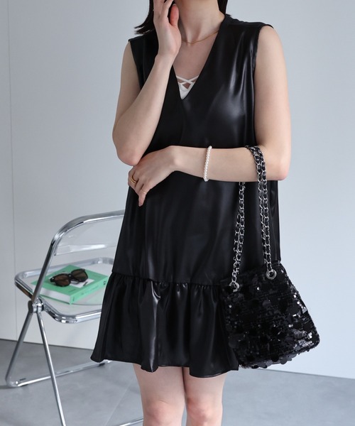 sakishimatokyo（サキシマトーキョー）の「フェイクレザー風 Vネックチュニック/ワンピース（チュニック・レディース・ブラウン/ブラック・FREE）」の7枚目の写真