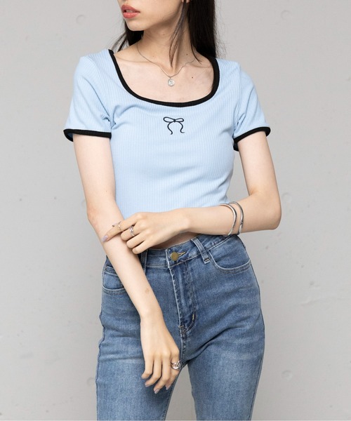 SETUP7(セットアップセブン)の「【SETUP7】刺繍リボンバイカラー 半袖Tシャツ SCCH595(シャツ/ブラウス・レディース・グレー/ライトブルー/ブラック/ホワイト・FREE)」の4枚目の写真