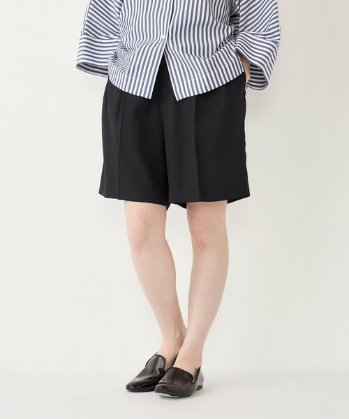 SHIPS Colors(シップス カラーズ)の「SHIPS Colors:〈手洗い可能〉クリスピー タック ショーツ(セットアップ対応可能)(その他パンツ・レディース・ブラウン/ネイビー・SMALL/MEDIUM)」の2枚目の写真