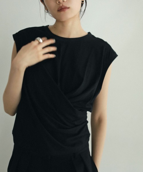 anuke（アンヌーク）の「anuke Drape Cut Tanktop 62420617（タンクトップ・レディース・ホワイト/ブラック/グレー・FREE）」の2枚目の写真