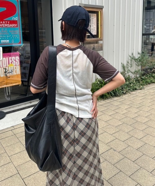 nemne store(ネンネストア)の「カラーステッチシアーラグランTシャツ(Tシャツ/カットソー・レディース・ライトブルー/アイボリー・フリー)」の8枚目の写真
