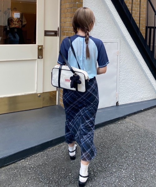 nemne store(ネンネストア)の「カラーステッチシアーラグランTシャツ(Tシャツ/カットソー・レディース・ライトブルー/アイボリー・フリー)」の15枚目の写真