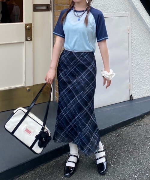nemne store(ネンネストア)の「カラーステッチシアーラグランTシャツ(Tシャツ/カットソー・レディース・ライトブルー/アイボリー・フリー)」の11枚目の写真