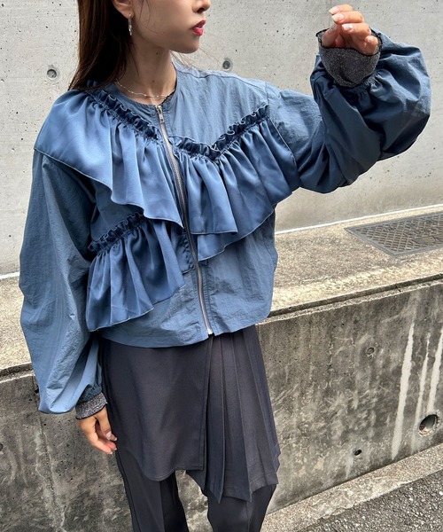 bohmal(ボマール)の「アシメフリルブルゾン(ブルゾン・レディース・ブラック/グレー・MEDIUM)」の6枚目の写真