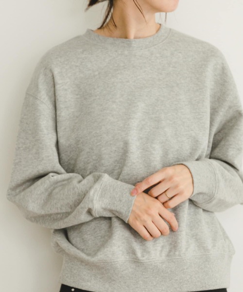ITEMS URBANRESEARCH(アイテムズ アーバンリサーチ)の「ラメクルーネックスウェット(スウェット・レディース・グレー/ネイビー・FREE)」の5枚目の写真