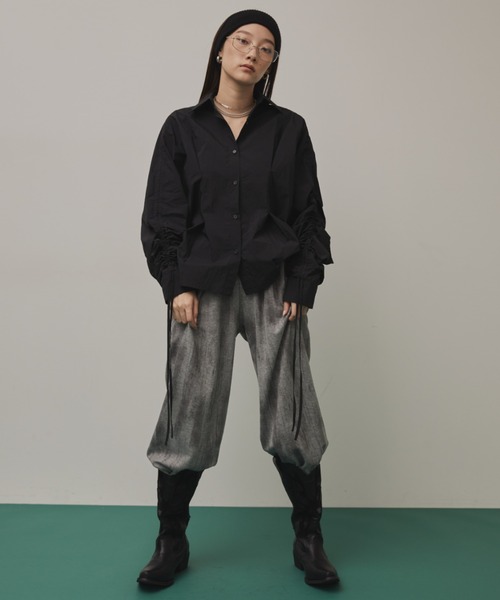 Solace（ソレイス）の「フロントタックギャザースリーブシャツ（シャツ/ブラウス・レディース・ブラック/カーキ・FREE）」の7枚目の写真