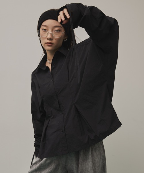 Solace（ソレイス）の「フロントタックギャザースリーブシャツ（シャツ/ブラウス・レディース・ブラック/カーキ・FREE）」の9枚目の写真