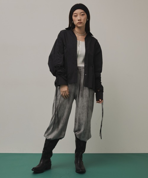 Solace（ソレイス）の「フロントタックギャザースリーブシャツ（シャツ/ブラウス・レディース・ブラック/カーキ・FREE）」の14枚目の写真