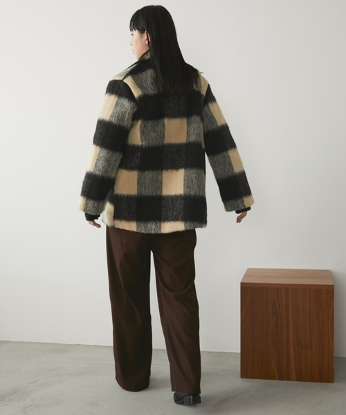 Aunt Marie's(アントマリーズ)の「ブロックチェックシャギーミドルコート(チェスターコート・レディース・ベージュ・FREE)」の11枚目の写真