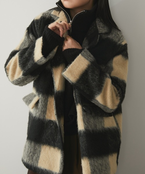 Aunt Marie's(アントマリーズ)の「ブロックチェックシャギーミドルコート(チェスターコート・レディース・ベージュ・FREE)」の4枚目の写真