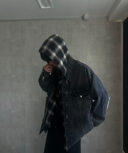 CREARE -LINO-（クレアーレリノ）の「＜ユニセックス＞ダメージ加工 デニムジャケット/Gジャン（デニムジャケット・レディース・ブラック/ブルー・FREE）」の5枚目の写真