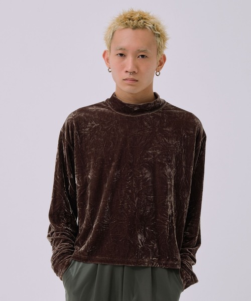 Ameno Auro(アメノアウロ)の「【Ameno Auro/アメノアウロ】クラックベロアハイネッククロップドプルオーバー(Tシャツ/カットソー・レディース・グリーン/チャコールグレー/ブラック・S/L/M)」の15枚目の写真