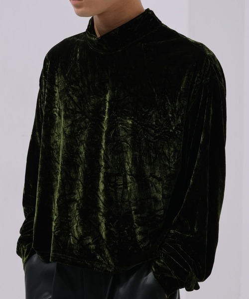 Ameno Auro(アメノアウロ)の「【Ameno Auro/アメノアウロ】クラックベロアハイネッククロップドプルオーバー(Tシャツ/カットソー・レディース・グリーン/チャコールグレー/ブラック・S/L/M)」の18枚目の写真
