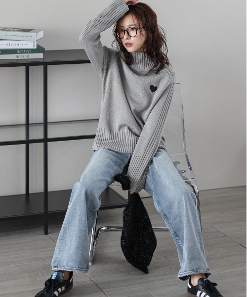 新品タグ付き✨定価30800円 刺繍が美しいハイネック プルオーバー 大きい42 セール】ハイネックニットプルオーバー（ニット/セーター