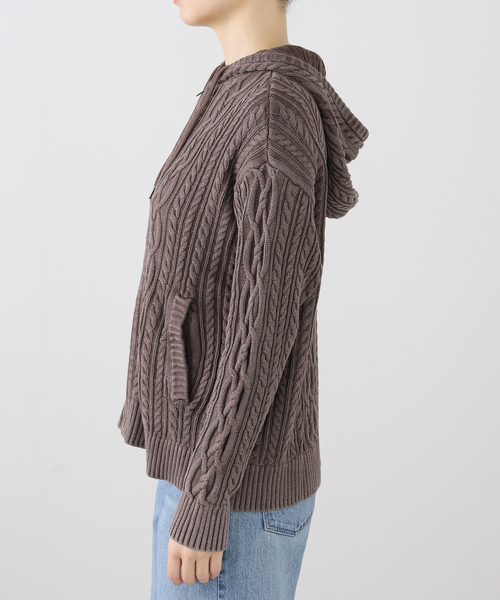 Guess(ゲス)の「【GUESS/ゲス】 GO CABLEKNIT OVERSIZE ZIP HOODIE(パーカー・レディース・ブラウン・X-SMALL)」の4枚目の写真