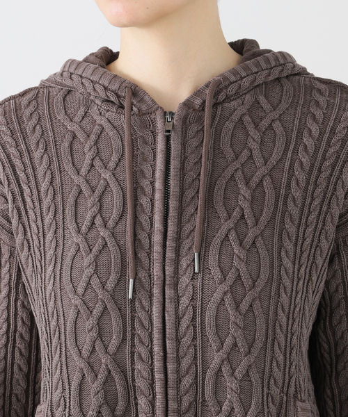 Guess(ゲス)の「【GUESS/ゲス】 GO CABLEKNIT OVERSIZE ZIP HOODIE(パーカー・レディース・ブラウン・X-SMALL)」の6枚目の写真