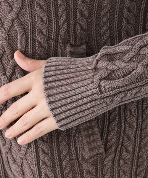 Guess(ゲス)の「【GUESS/ゲス】 GO CABLEKNIT OVERSIZE ZIP HOODIE(パーカー・レディース・ブラウン・X-SMALL)」の9枚目の写真