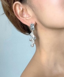 emouv by est（エモーヴバイエスト）の「ドロップビジューピアス（ピアス（両耳用））」