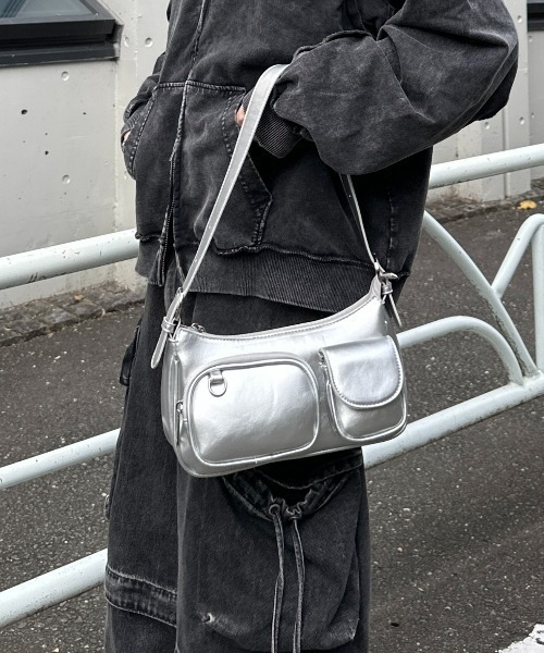 ADAMASTE（アダマスト）の「【ADAMASTE SELECT】double pocket one handle bag - ダブルポケットワンハンドルバッグ/ショルダーバッグ（ショルダーバッグ・メンズ・ブラック/シルバー・FREE）」の22枚目の写真