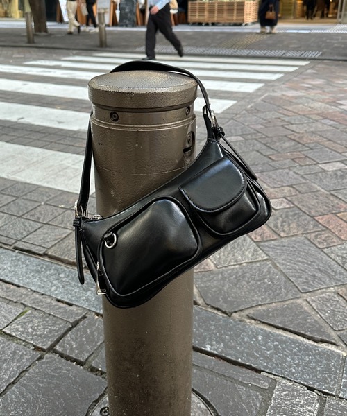 ADAMASTE（アダマスト）の「【ADAMASTE SELECT】double pocket one handle bag - ダブルポケットワンハンドルバッグ/ショルダーバッグ（ショルダーバッグ・メンズ・ブラック/シルバー・FREE）」の17枚目の写真