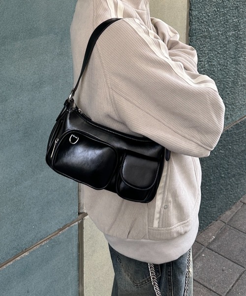 ADAMASTE（アダマスト）の「【ADAMASTE SELECT】double pocket one handle bag - ダブルポケットワンハンドルバッグ/ショルダーバッグ（ショルダーバッグ・メンズ・ブラック/シルバー・FREE）」の8枚目の写真