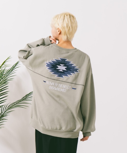UNDERWRAPS（アンダーラップス）の「【UNDER WRAPS/アンダーラップス】裏起毛前後刺繍スウェットトレーナー（スウェット・レディース・アイボリー/グリーン/ブラック・MEDIUM/LARGE）」の16枚目の写真