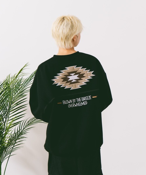 UNDERWRAPS（アンダーラップス）の「【UNDER WRAPS/アンダーラップス】裏起毛前後刺繍スウェットトレーナー（スウェット・レディース・アイボリー/グリーン/ブラック・MEDIUM/LARGE）」の4枚目の写真