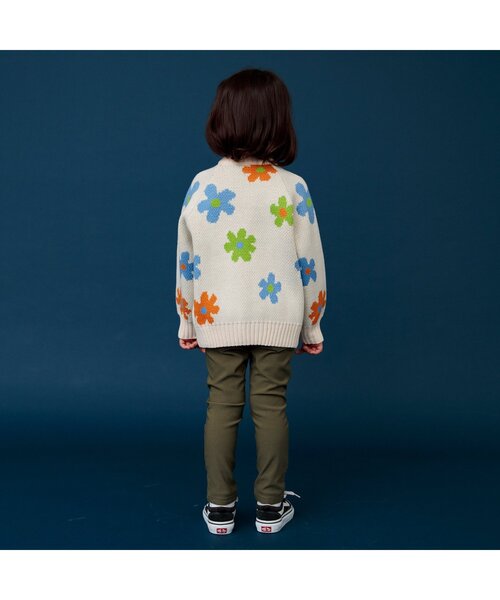 BREEZE(ブリーズ)の「総柄ジャガードニット(ニット/セーター・キッズ・キャメル/グリーン/エメラルド/アイボリー/オフホワイト/ネイビー・90/100/120/140)」の11枚目の写真