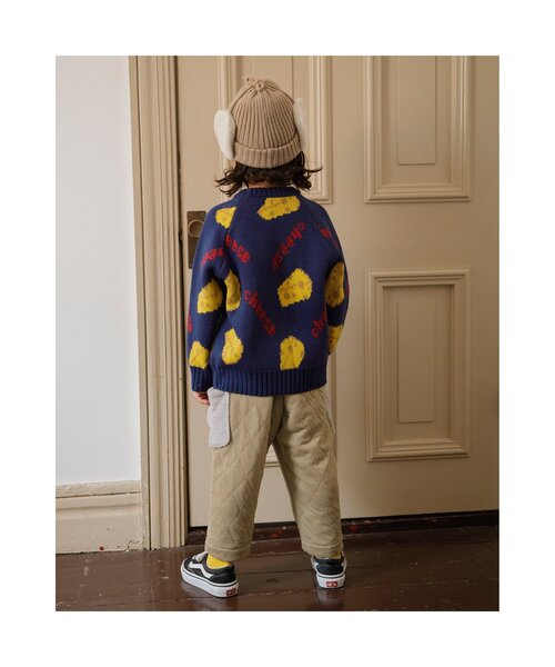 BREEZE(ブリーズ)の「総柄ジャガードニット(ニット/セーター・キッズ・キャメル/グリーン/エメラルド/アイボリー/オフホワイト/ネイビー・90/100/120/140)」の9枚目の写真