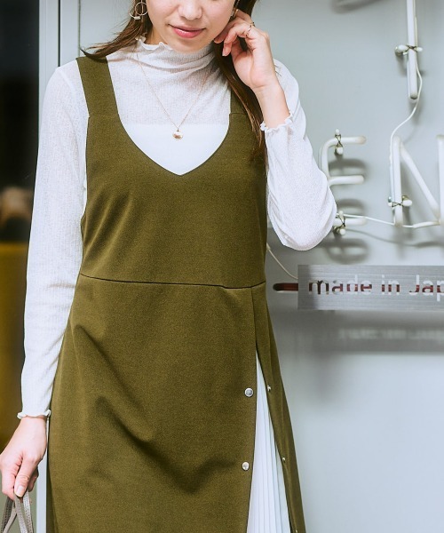 SMILE LAND（スマイルランド）の「＜大きいサイズ＞ やわらか素材プリーツデザインジャンパースカート（ジャンパースカート・レディース・ブラック/カーキ・LL/3L/4L/5L/L）」の4枚目の写真