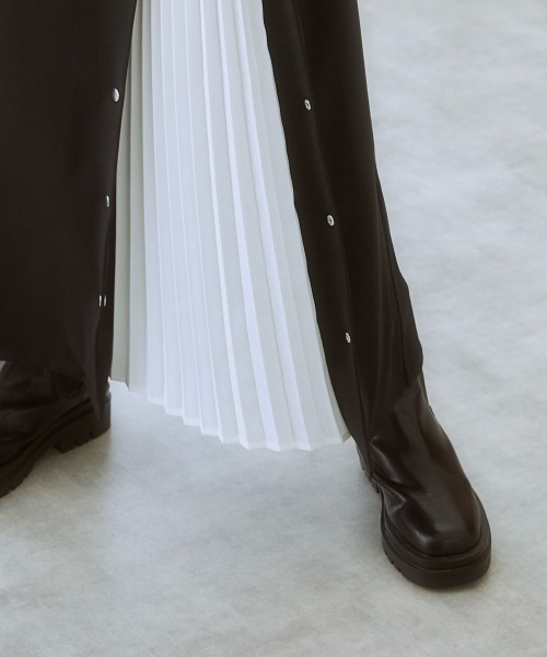 SMILE LAND（スマイルランド）の「＜大きいサイズ＞ やわらか素材プリーツデザインジャンパースカート（ジャンパースカート・レディース・ブラック/カーキ・LL/3L/4L/5L/L）」の9枚目の写真