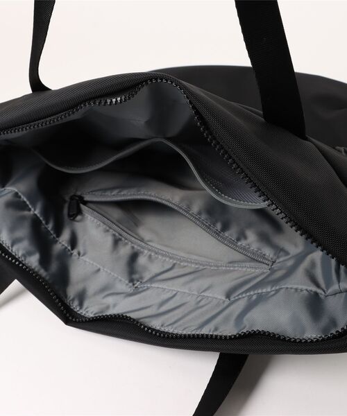 THE NORTH FACE(ザノースフェイス)の「【THE NORTH FACE/ザ ノースフェイス】PYRENEES TOTE(トートバッグ・メンズ・ブラック・FREE)」の4枚目の写真