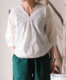 パンチングレースブラウス