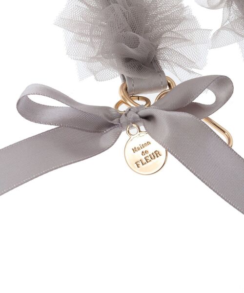 Maison de FLEUR(メゾンドフルール)の「フリルショルダー(スマホグッズ・レディース・ブラック/ピンクベージュ/グレー・FREE)」の10枚目の写真