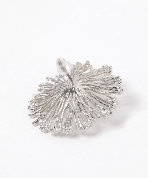 niko and...（ニコアンド）の「BIGフラワーパール調ピアス（ピアス（両耳用）・レディース・グレー/イエロー・0）」の3枚目の写真