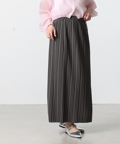 COLONY 2139(コロニートゥーワンスリーナイン)の「プリーツナロースカート(スカート・レディース・オフホワイト/チャコールグレー/ブラック/グレイッシュベージュ・FREE)」の19枚目の写真