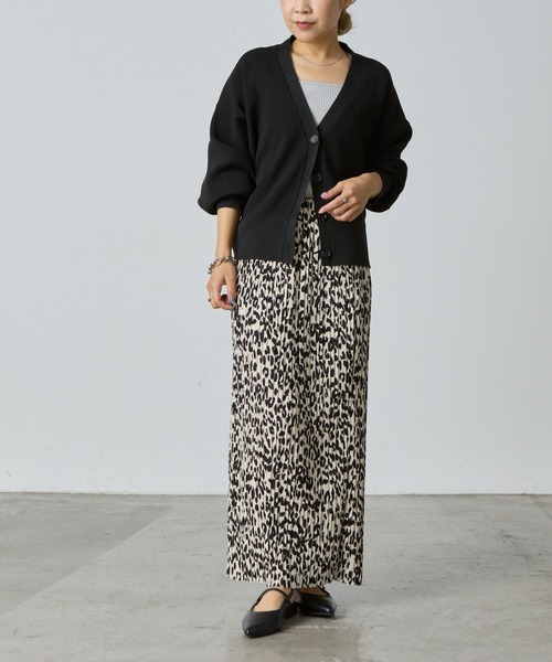 COLONY 2139(コロニートゥーワンスリーナイン)の「プリーツナロースカート(スカート・レディース・オフホワイト/チャコールグレー/ブラック/グレイッシュベージュ・FREE)」の9枚目の写真