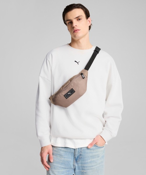 PUMA(プーマ)の「PUMA プーマ ユニセックス プーマ デック ウエスト バッグ 2.2L PUMA DECK Waist Ba(ボディバッグ/ウエストポーチ・メンズ・ブラック×ホワイト/ブラック系その他・フリー)」の2枚目の写真