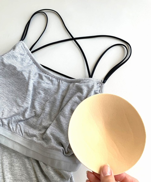 Q（キュー）の「カップ付きバッククロスキャミ（キャミソール・レディース・ライム/ライトグレー/ブラック・MEDIUM）」の10枚目の写真